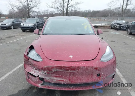 2024 Tesla Model Y Performance Dual Motor All-Wheel Drive z USA, uszkodzony, nr VIN 7SAYGDEF7RA261420